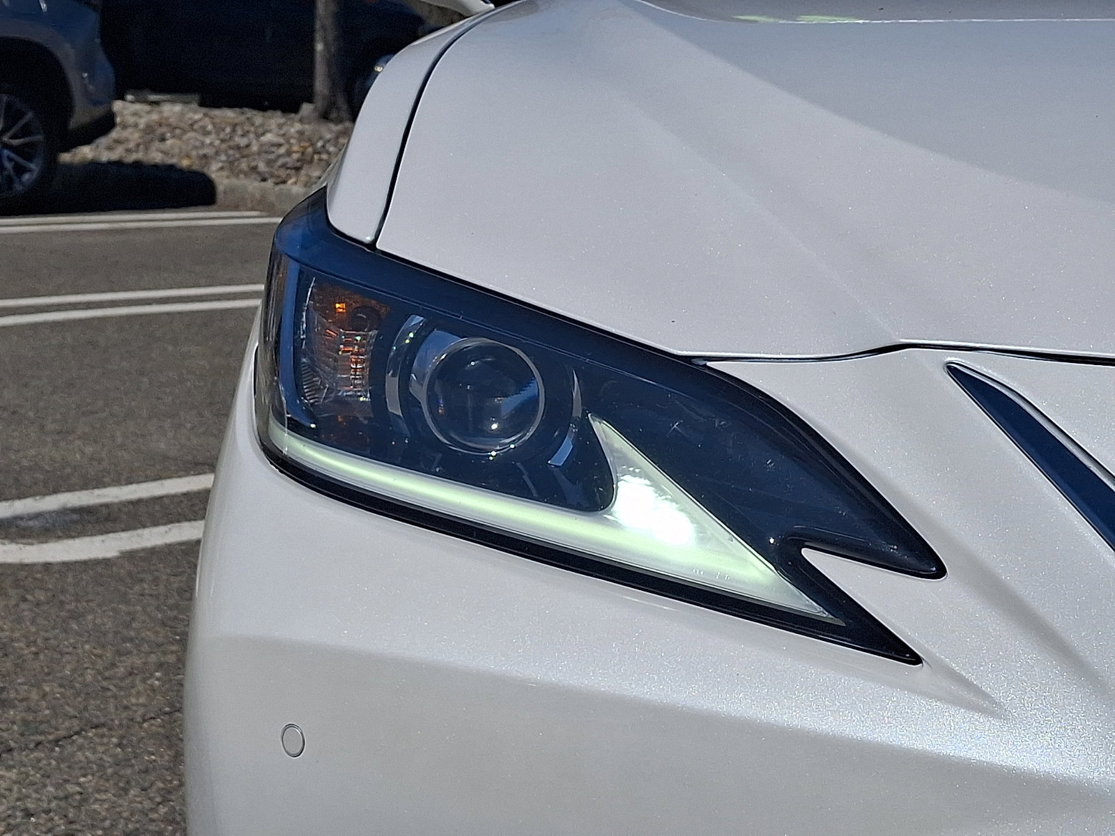 Used 2019 Lexus ES 300h w/ Luxury Package image 9