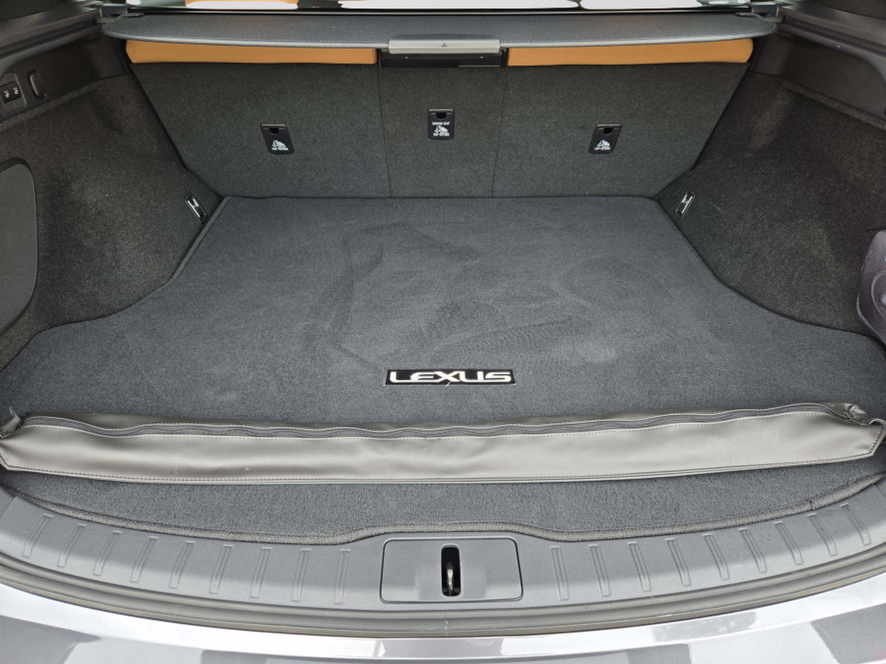 Used 2025 Lexus RX 350 Premium w/ Accessory Package (Z1) FWD image 30