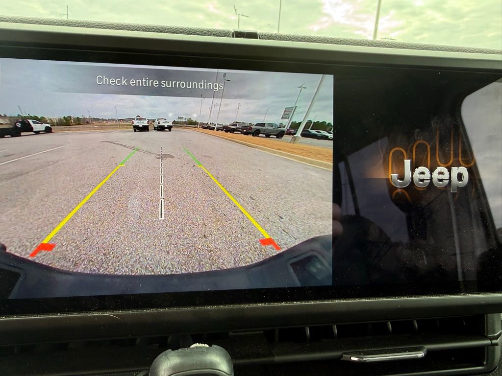 Used 2024 Jeep Gladiator Sport image 20