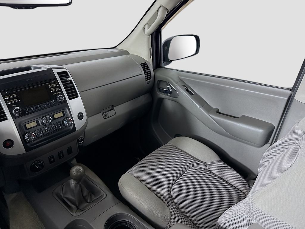 Used 2013 Nissan Frontier SV AWD/4WD image 16