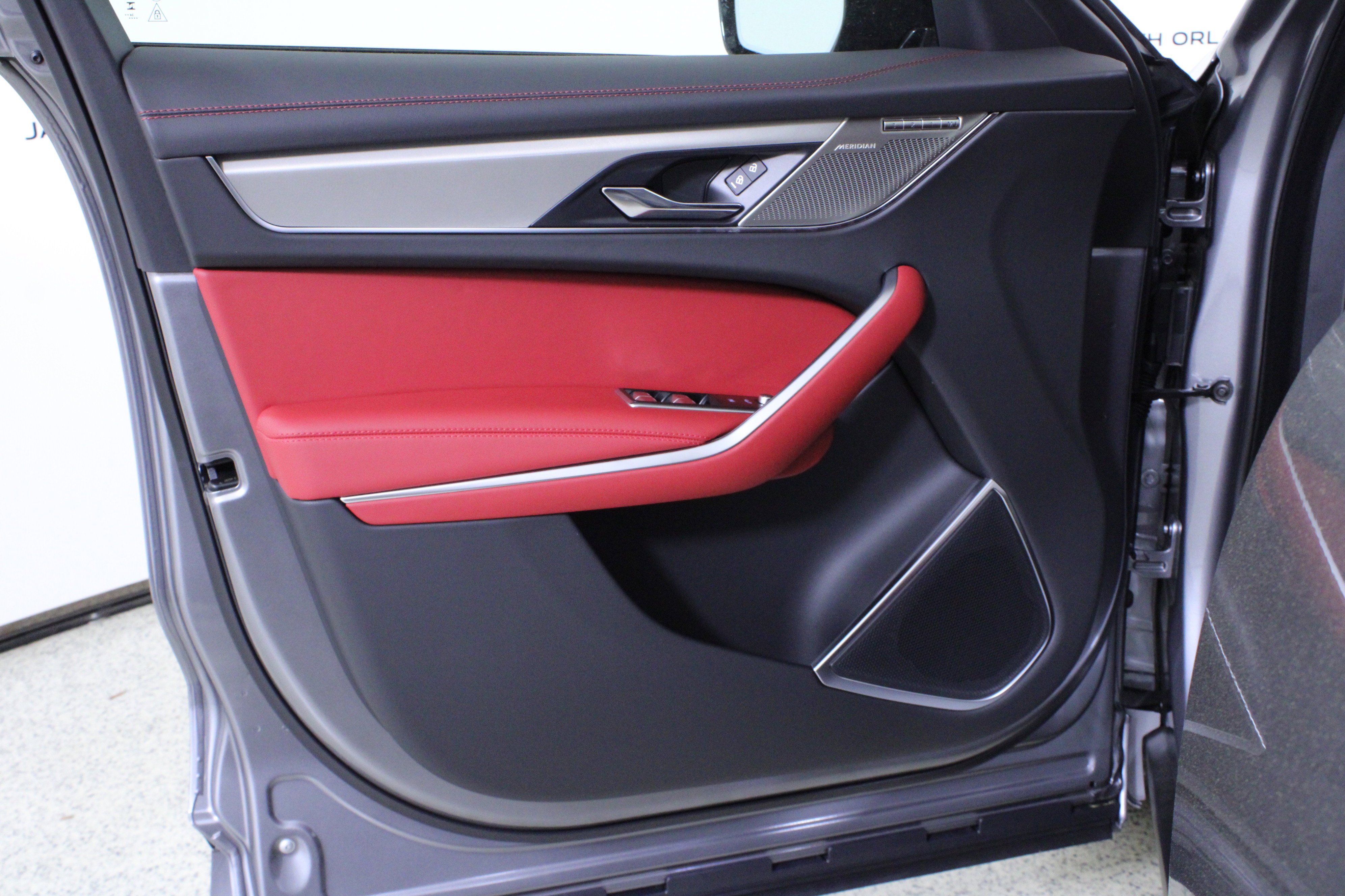 New 2026 Jaguar F-PACE R-Dynamic S image 15