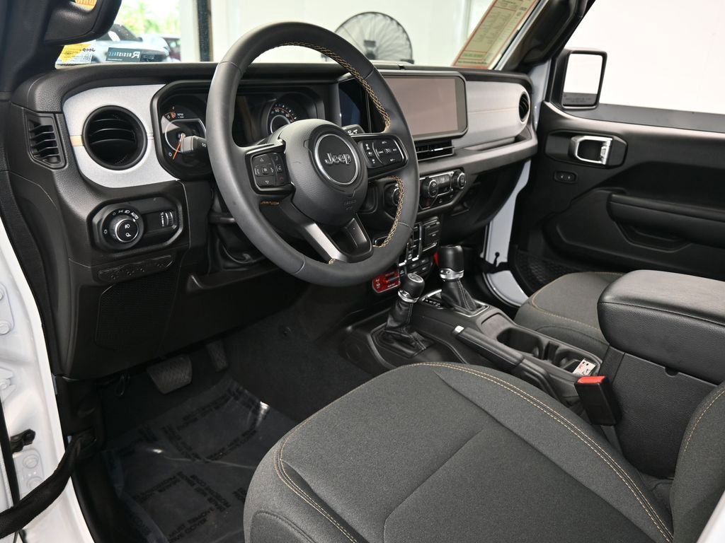 Used 2024 Jeep Gladiator Sport image 10