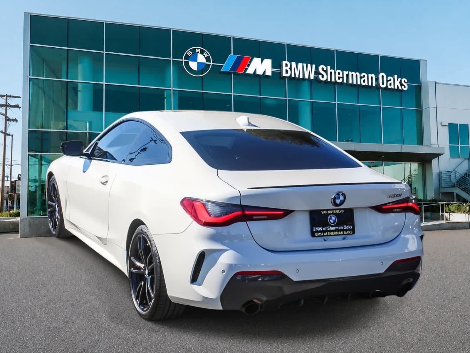Used 2023 BMW 430i Coupe w/ M Sport Package RWD image 6