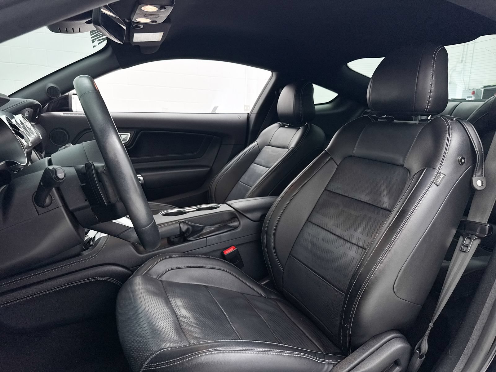 Used 2018 Ford Mustang GT Premium w/ GT Performance Package RWD image 20