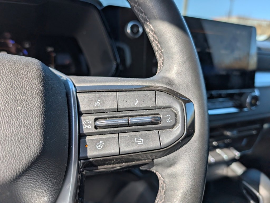 Used 2023 Chevrolet Colorado LT w/ LT Convenience Package III image 13