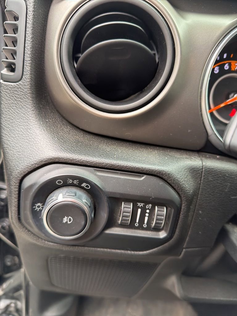 Used 2019 Jeep Wrangler Unlimited Sport image 20