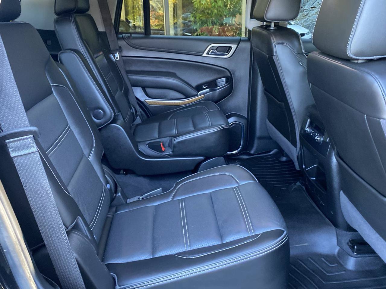 Used 2020 GMC Yukon Denali w/ Denali Premium Package AWD/4WD image 8