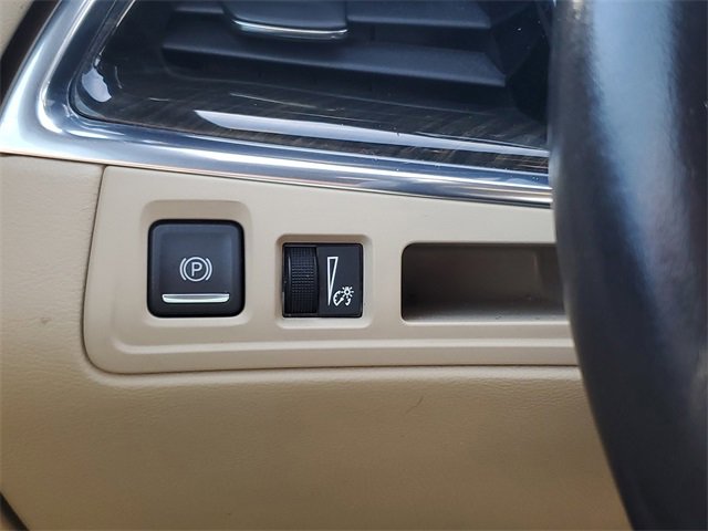 Used 2018 Cadillac XT5 FWD image 23