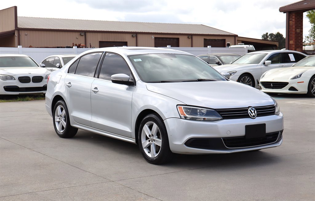 Used 2013 Volkswagen Jetta TDI image 9