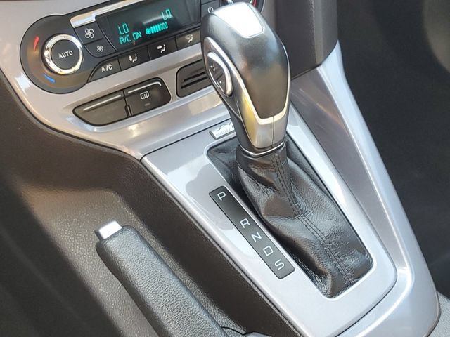 Used 2014 Ford Focus Titanium w/ Luxury Package FWD image 25