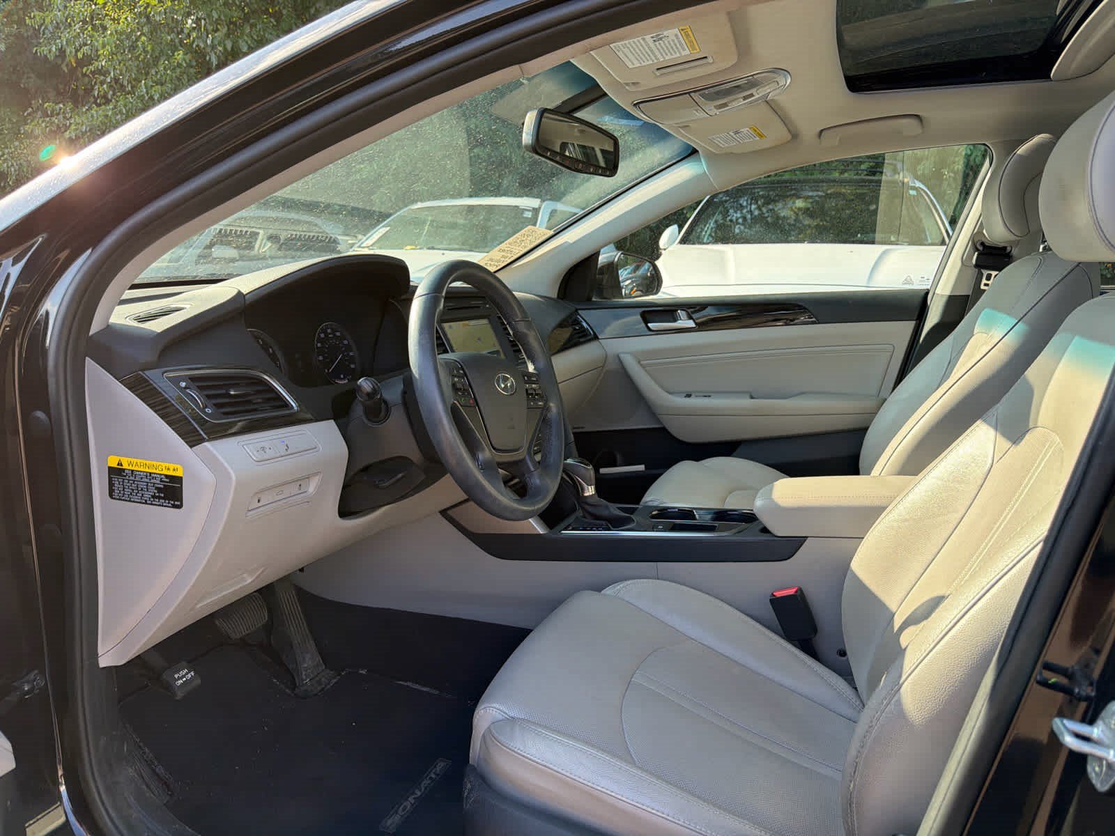 Used 2017 Hyundai Sonata Limited w/ Tech Package 03 FWD image 5