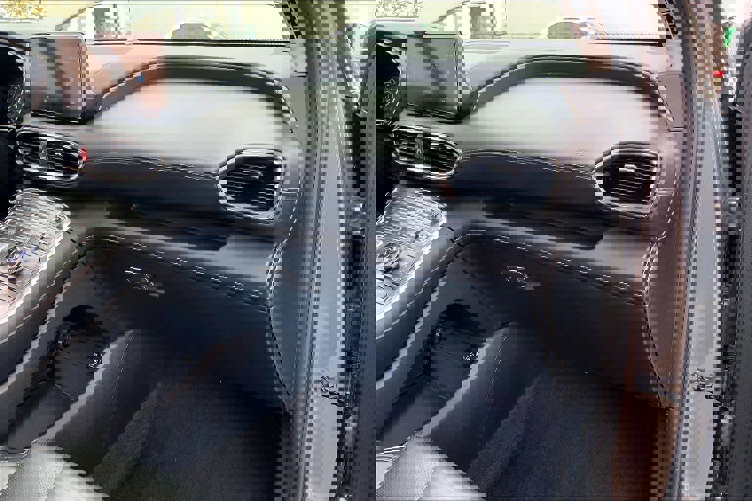 Used 2021 Hyundai Santa Fe SEL Premium image 18