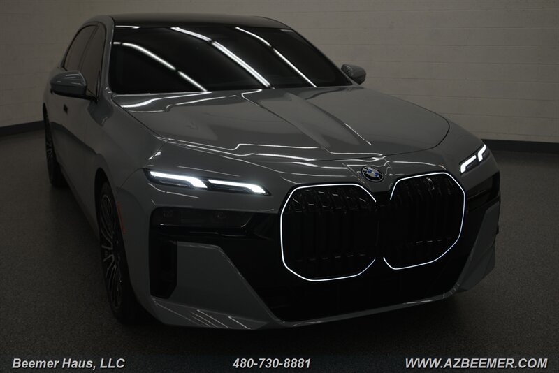 Used 2025 BMW 750e xDrive w/ Premium Package AWD/4WD image 7