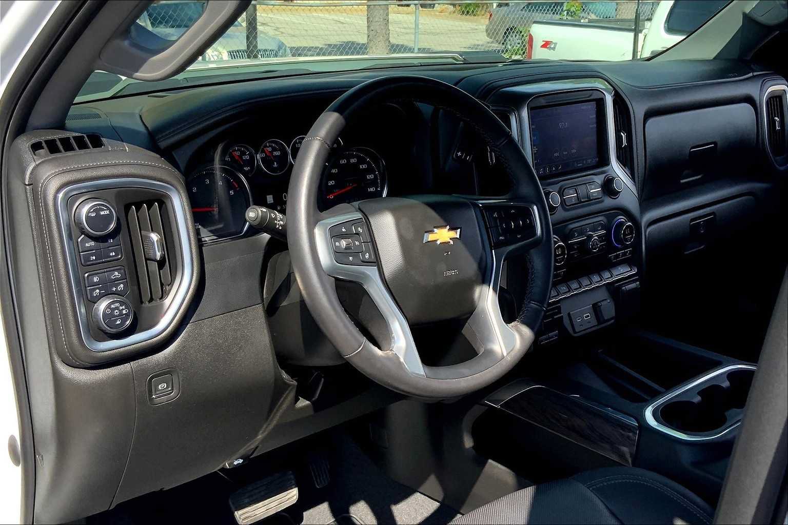 Used 2022 Chevrolet Silverado 2500 LTZ w/ LTZ Plus Package AWD/4WD image 16