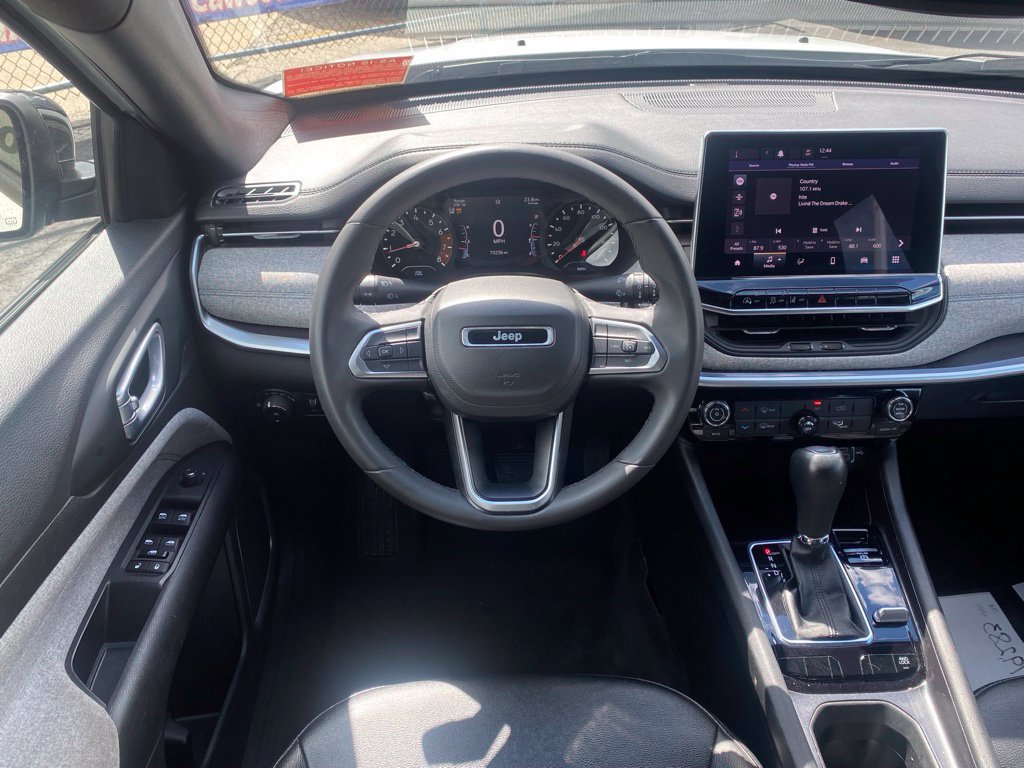 Used 2024 Jeep Compass Latitude AWD/4WD image 19