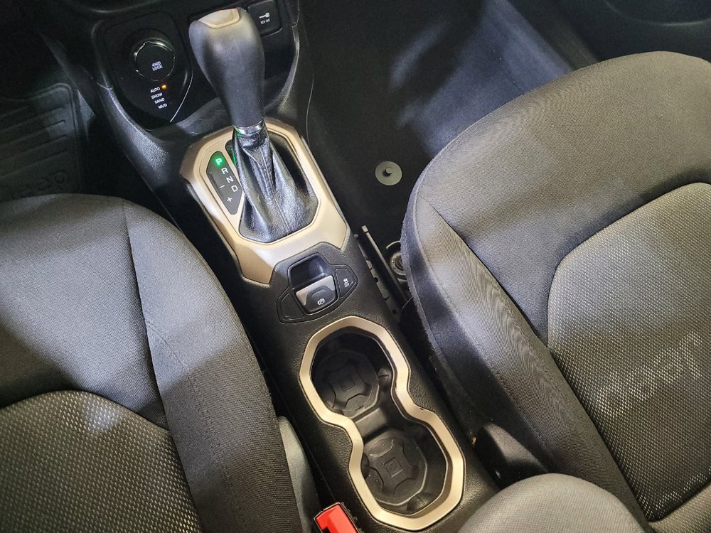 Used 2016 Jeep Renegade Latitude AWD/4WD image 26