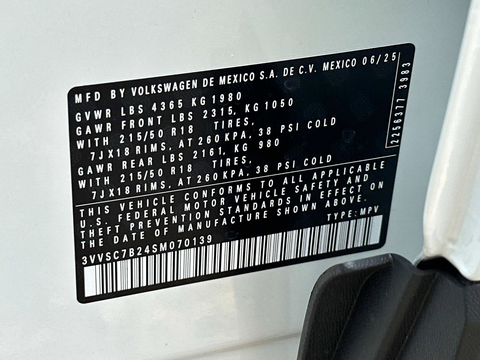 New 2025 Volkswagen Taos SE image 18