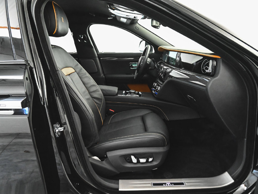 Used 2022 Rolls-Royce Ghost Black Badge AWD/4WD image 31