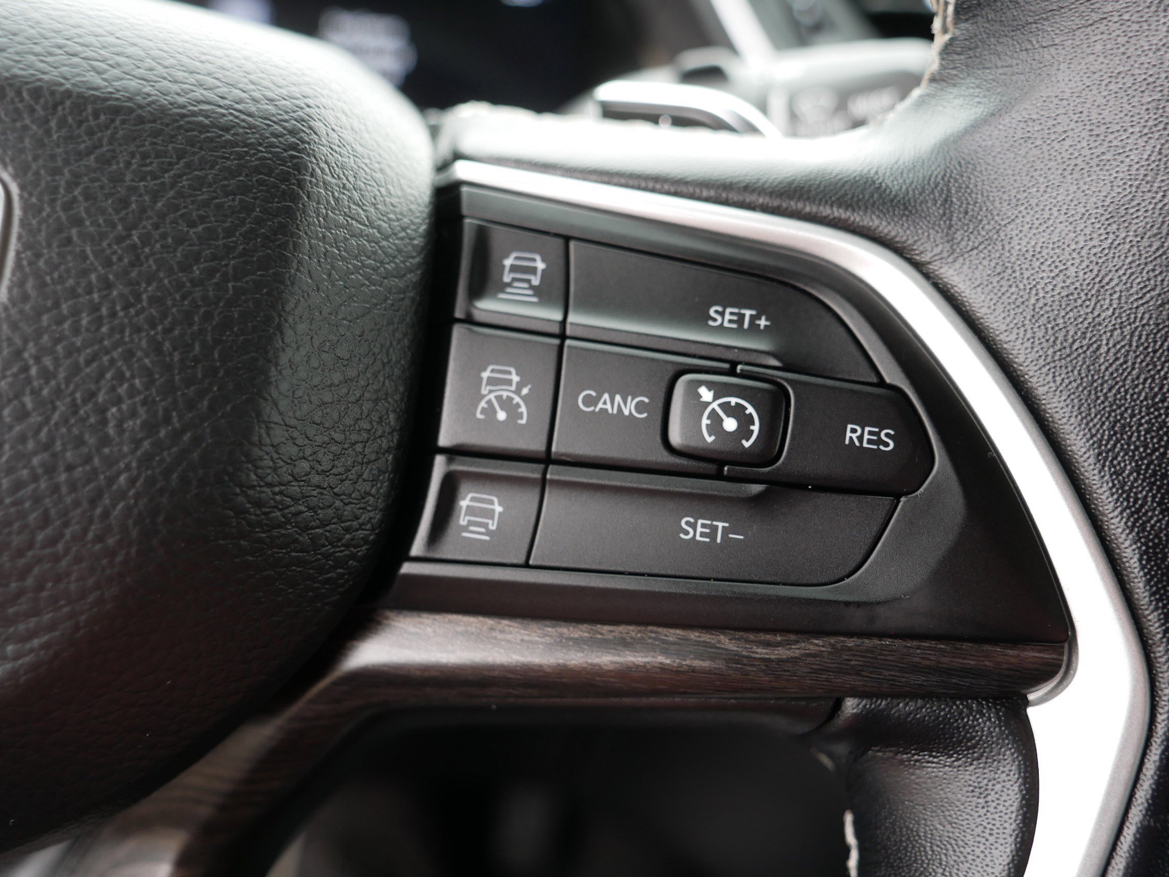 Used 2022 Jeep Grand Cherokee L Limited w/ MOPAR Finishing Package AWD/4WD image 29