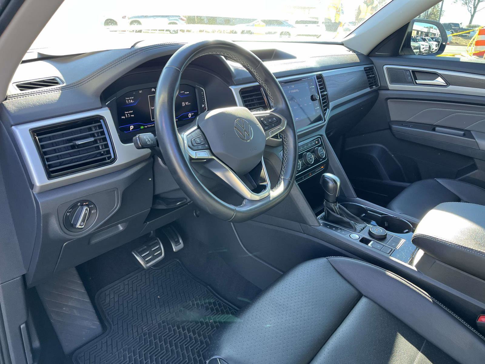 Used 2022 Volkswagen Atlas SE image 16