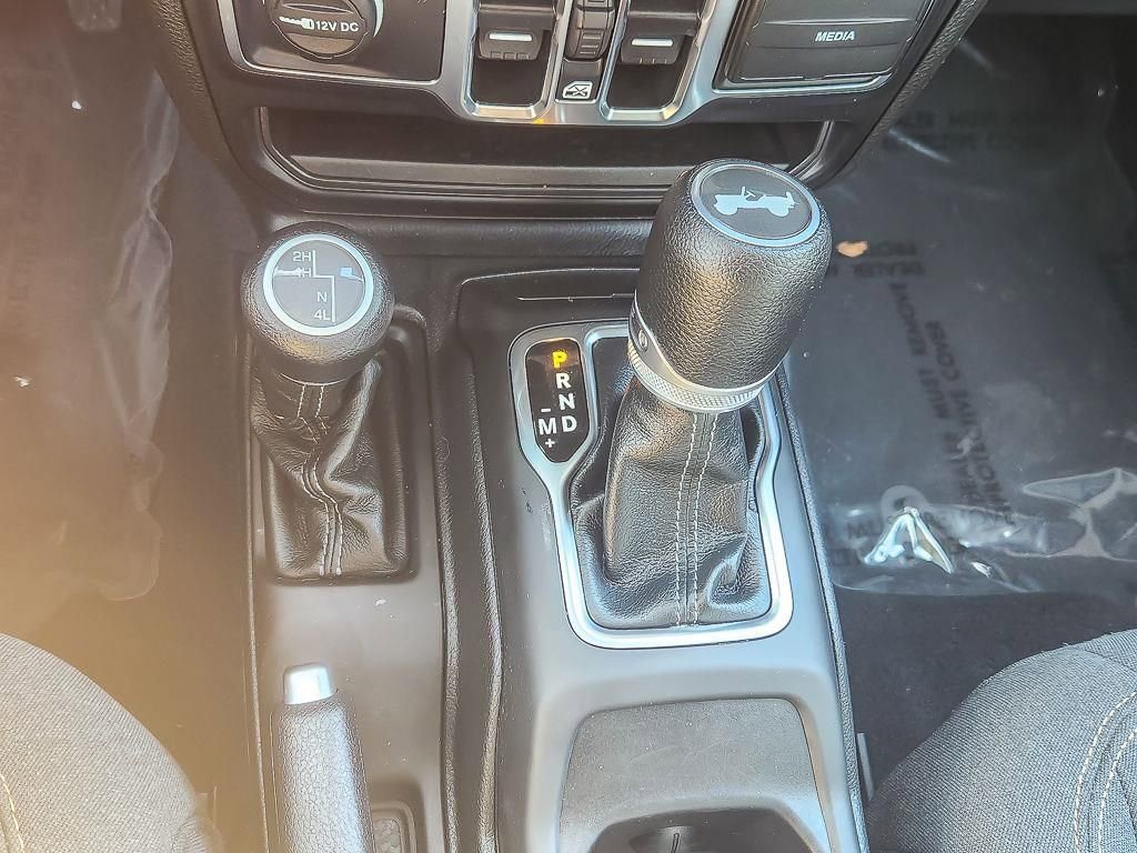 Used 2024 Jeep Wrangler Sport S AWD/4WD image 17