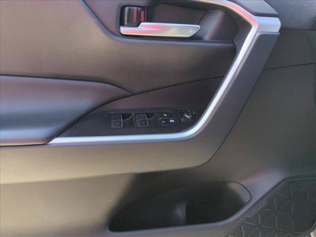 Used 2025 Toyota RAV4 XLE AWD/4WD image 11