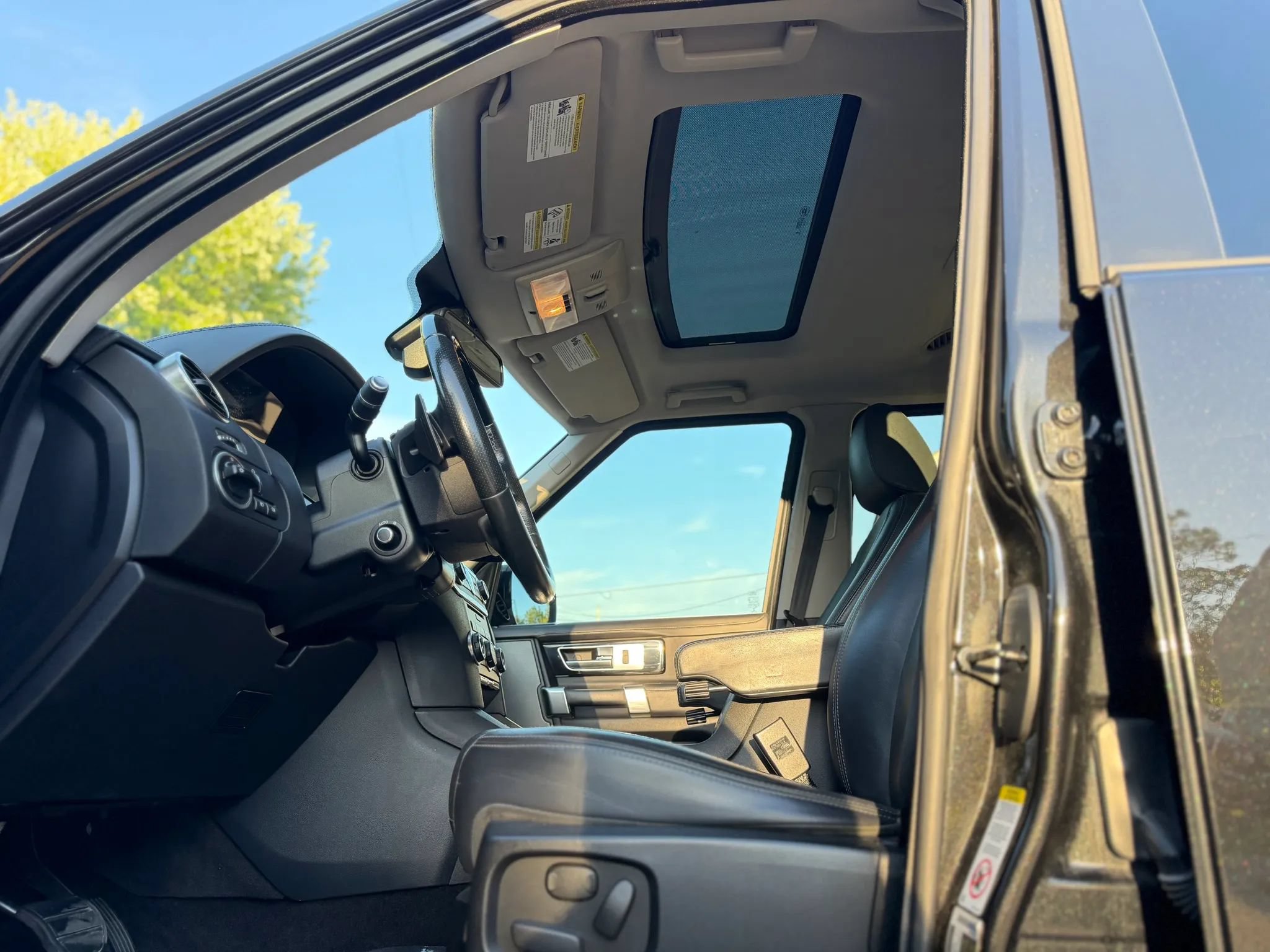 Used 2016 Land Rover LR4 HSE LUX AWD/4WD image 17