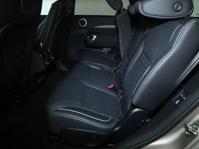 Certified 2023 Land Rover Discovery Metropolitan Edition AWD/4WD image 26