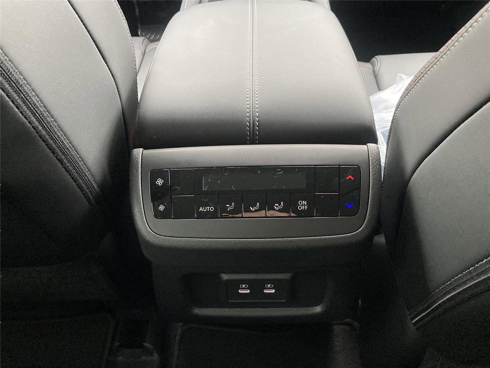 New 2026 Nissan Pathfinder SL image 29