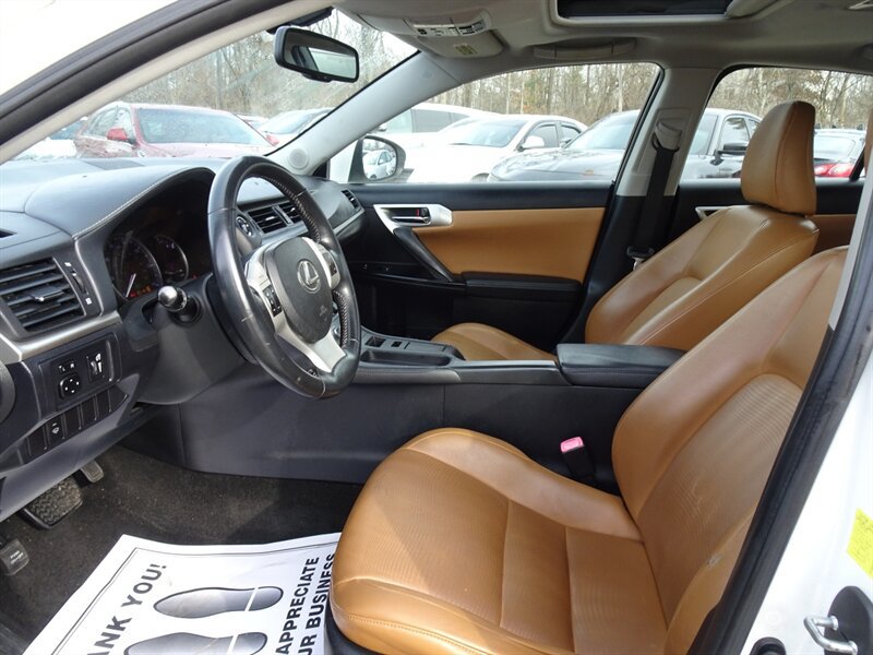 Used 2011 Lexus CT 200h Premium w/ Premium Audio Pkg FWD image 10