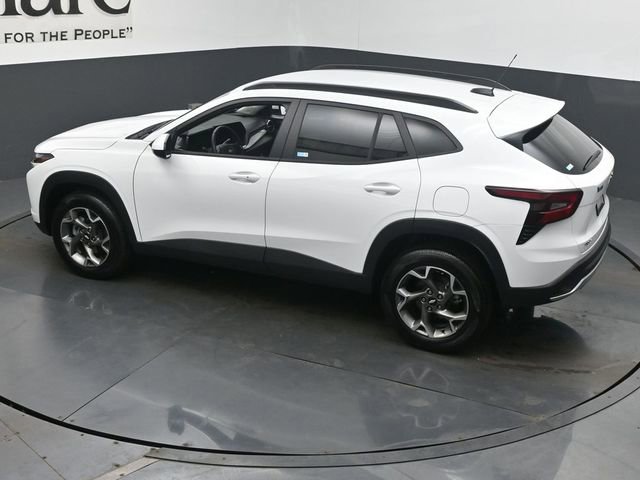 Used 2025 Chevrolet Trax LT w/ LT Convenience Package FWD image 40