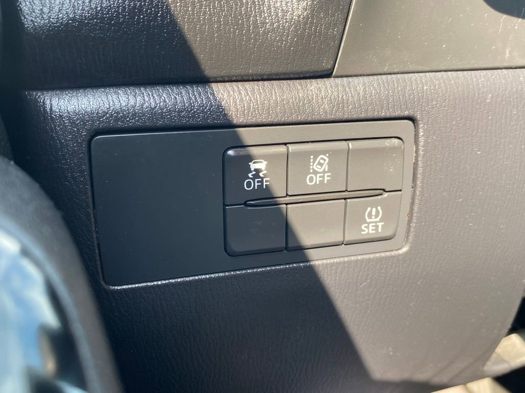 Used 2018 MAZDA MAZDA3 Grand Touring w/ Premium Equipment Package image 28