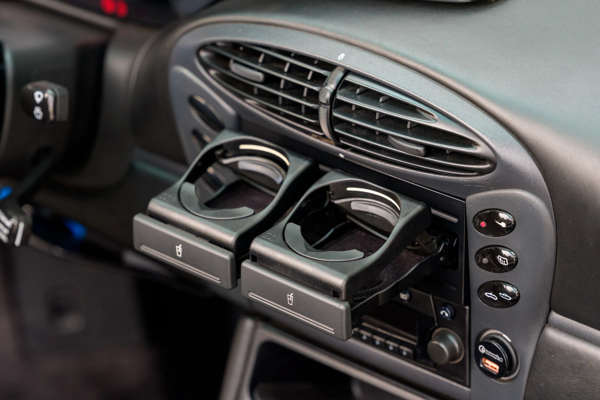 Used 1999 Porsche Boxster RWD image 36