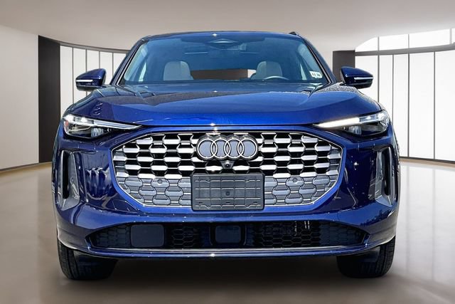 Used 2025 Audi Q5 Premium Plus w/ Premium Plus AWD/4WD image 2