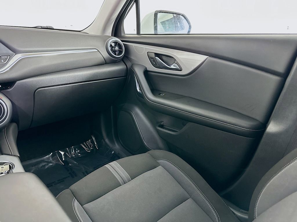 Used 2024 Chevrolet Blazer LT w/ Convenience Package FWD image 31