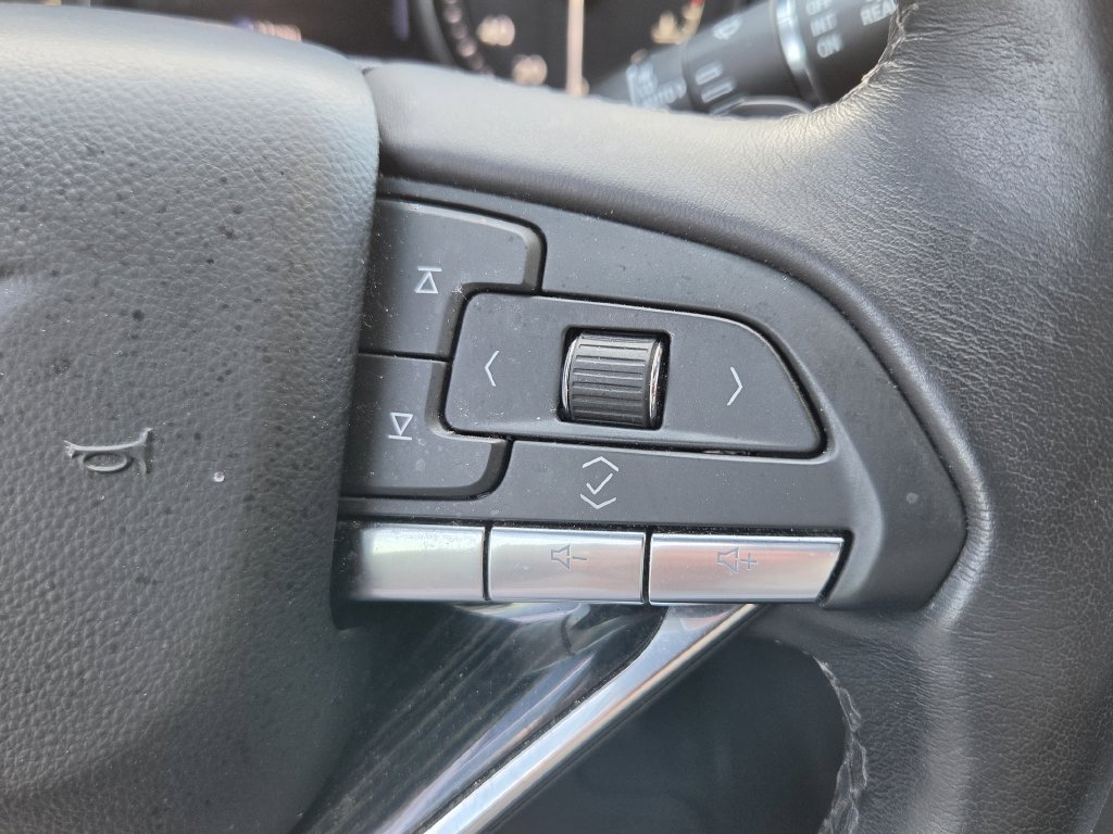 Used 2023 Cadillac XT6 Premium Luxury w/ Technology Package FWD image 32