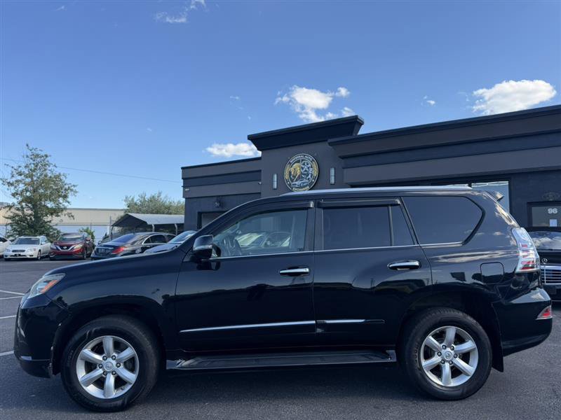 Used 2015 Lexus GX 460 w/ Navigation Package AWD/4WD image 2