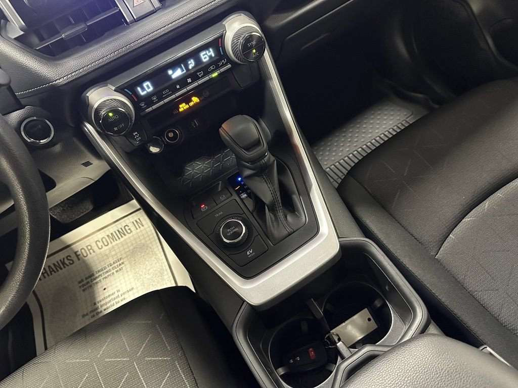 Used 2025 Toyota RAV4 XLE AWD/4WD image 39