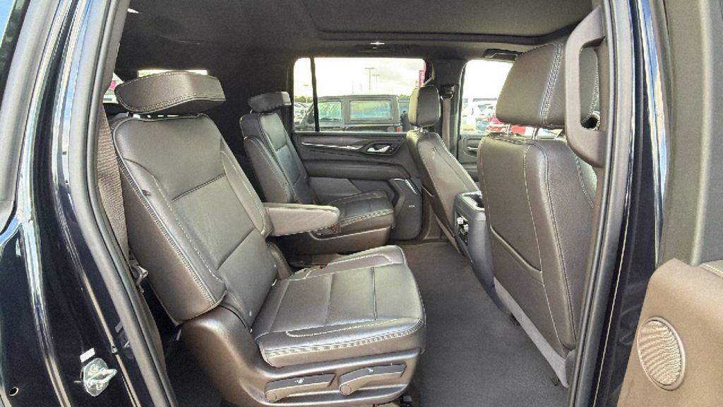 Used 2022 GMC Yukon XL Denali w/ Denali Premium Package RWD image 29