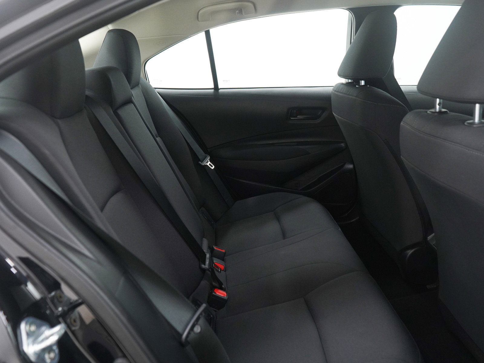 Used 2025 Toyota Corolla LE FWD image 12