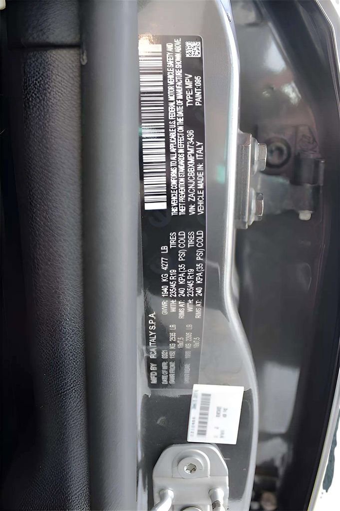 Used 2021 Jeep Renegade Latitude w/ Sun & Sound Group FWD image 14