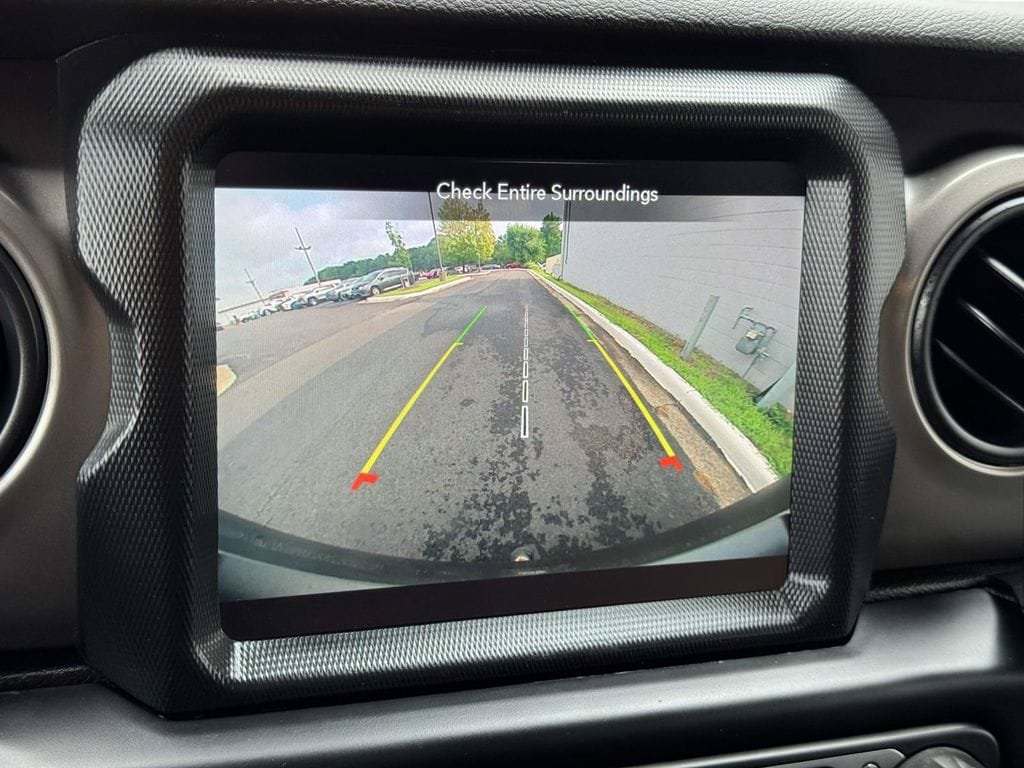 Used 2020 Jeep Wrangler Unlimited Sport S w/ Sun And Sound Package AWD/4WD image 4