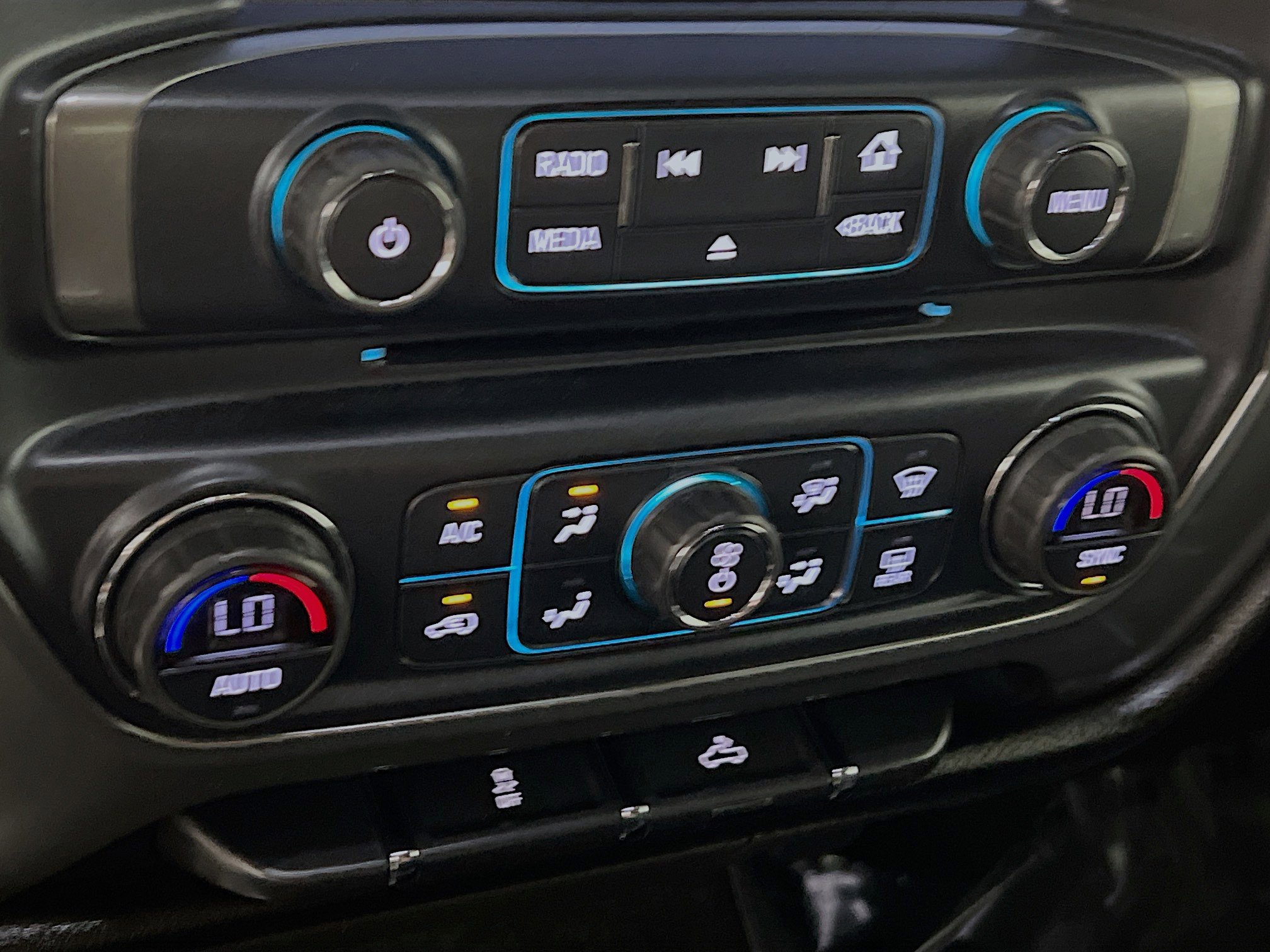 Used 2018 Chevrolet Silverado 1500 LT w/ All Star Edition image 25