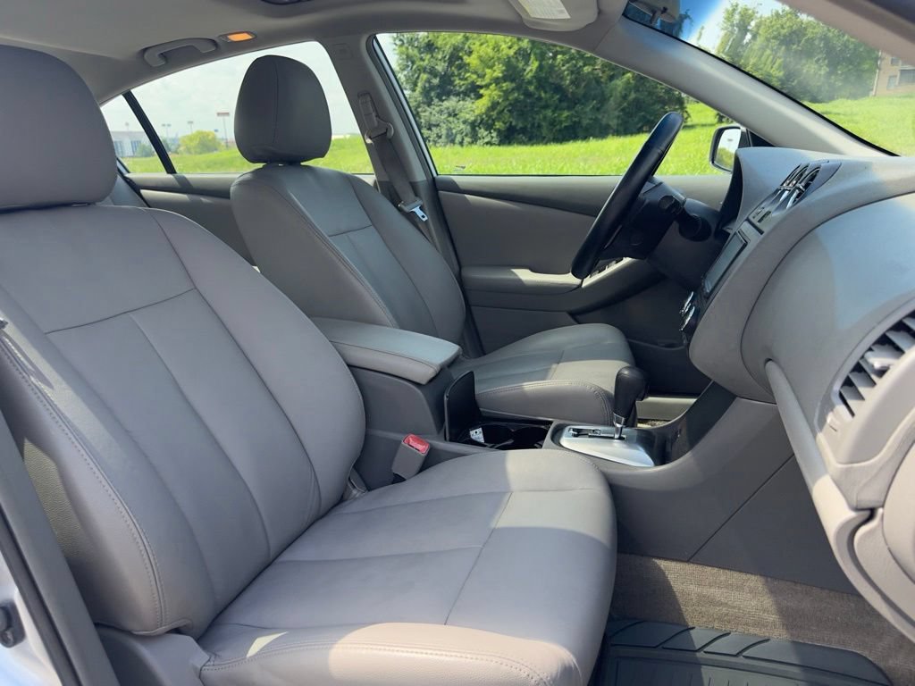 Used 2011 Nissan Altima 2.5 S w/ Convenience Pkg FWD image 25