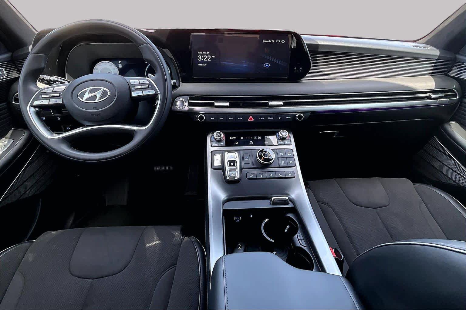 Used 2025 Hyundai Palisade Calligraphy AWD/4WD image 16