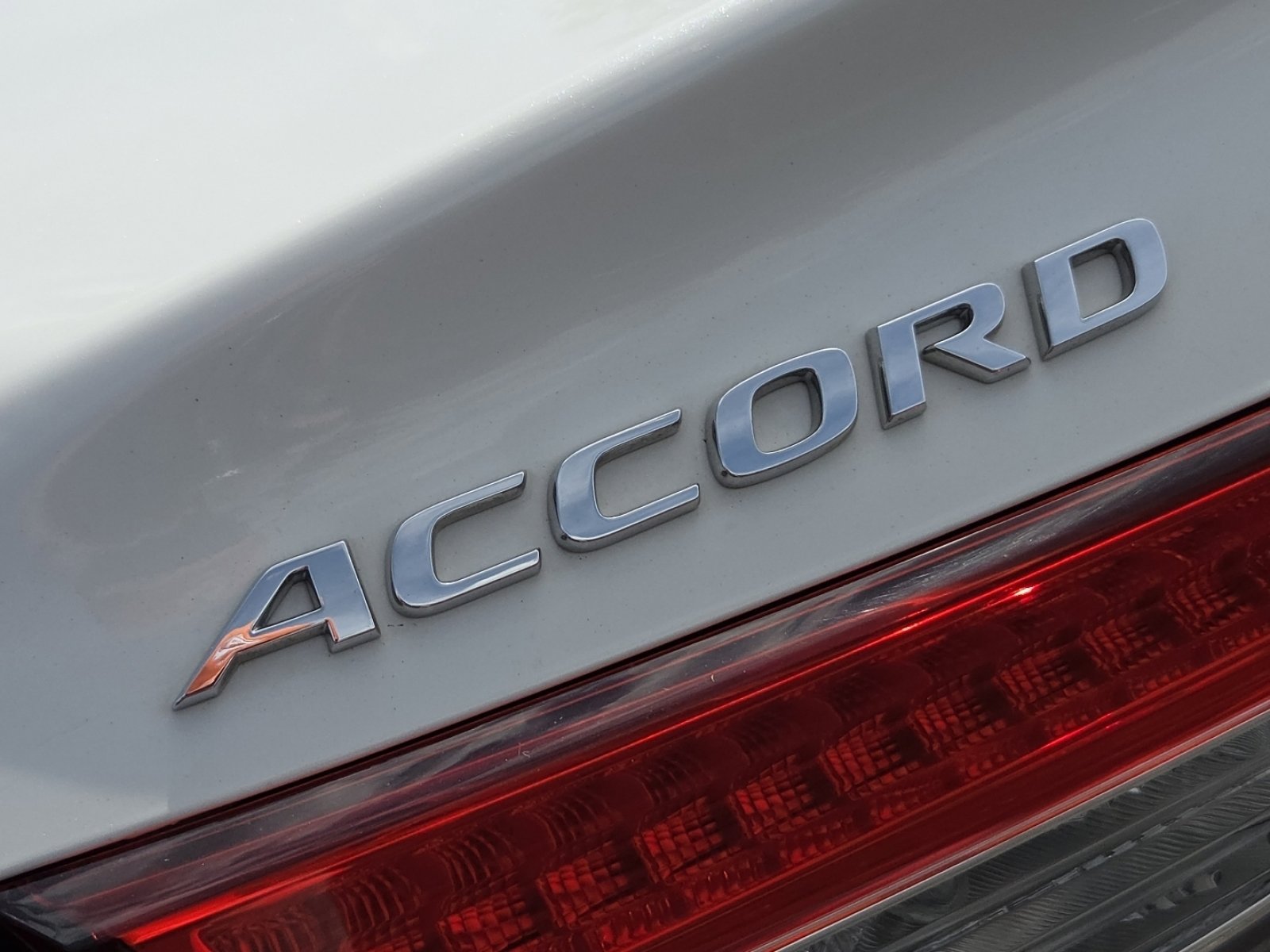 Used 2018 Honda Accord EX image 15