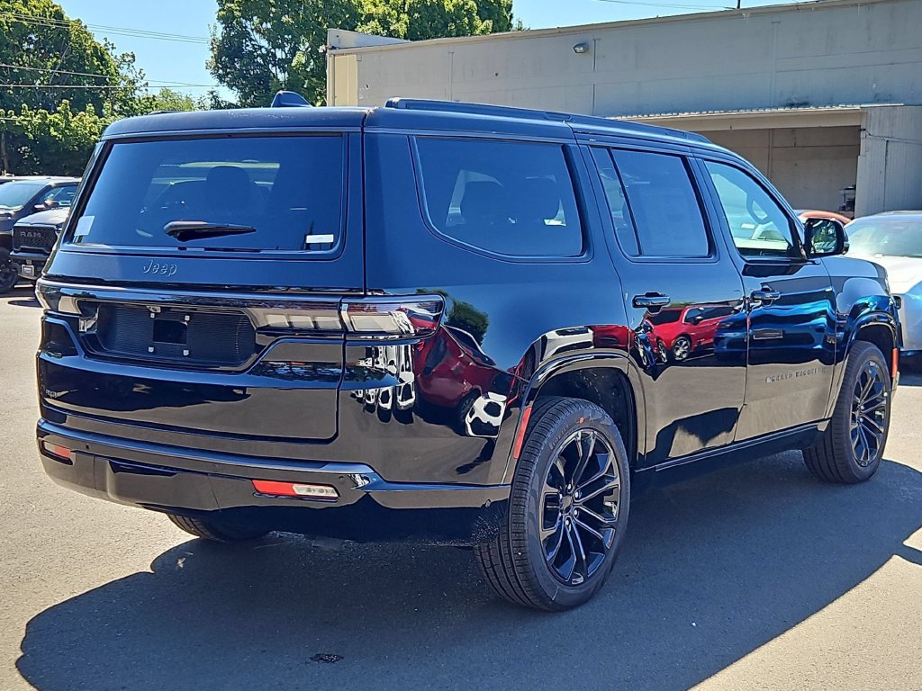 New 2026 Jeep Grand Wagoneer Summit AWD/4WD image 7