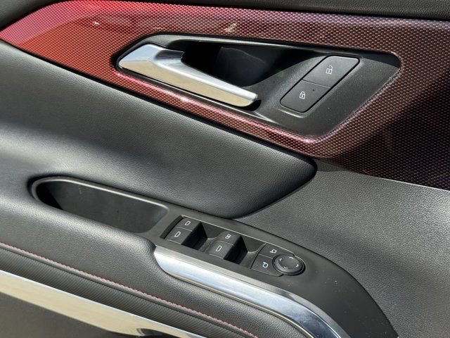 Used 2025 Chevrolet Traverse Z71 w/ Driver Confidence Package image 23