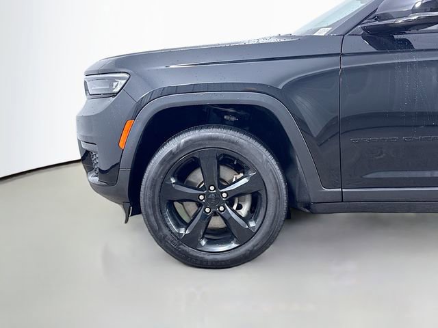 Used 2023 Jeep Grand Cherokee L Laredo image 32