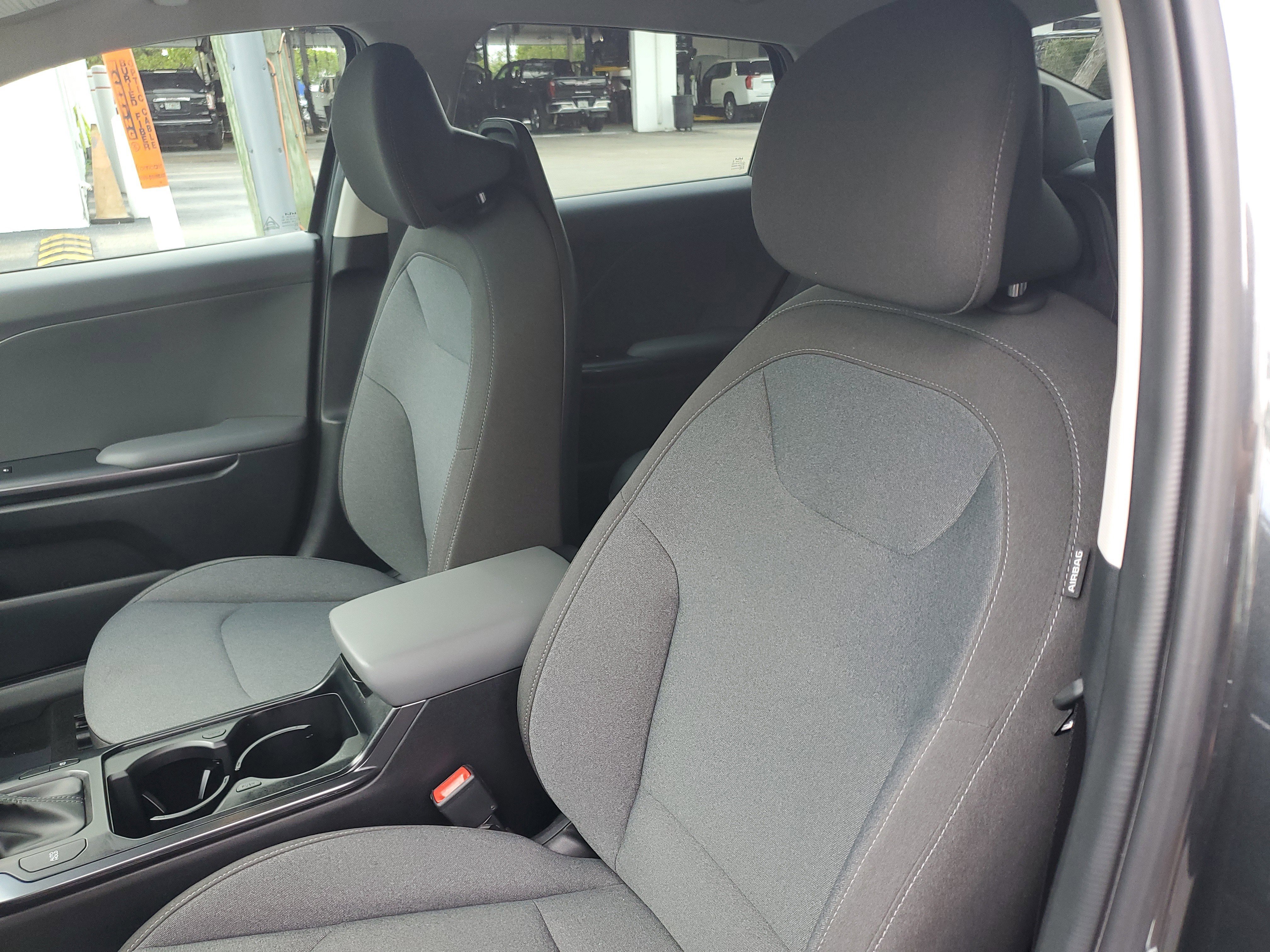 Used 2025 Kia K4 LX image 10